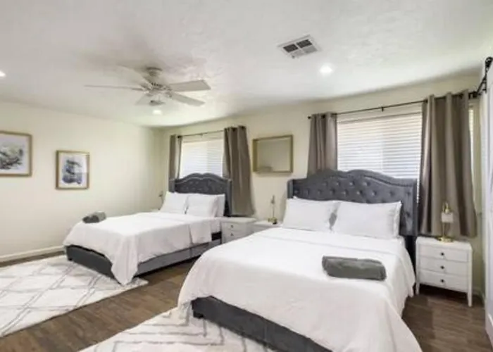 Holiday home 1710 N Sunset - Pool 7 Beds Parking Wifi Full Patio Foosball